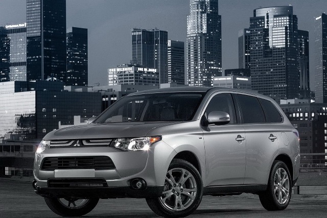 Mitsubishi Outlander 2014 giá từ 22.995 USD - cưới em nó thôi ! - 1